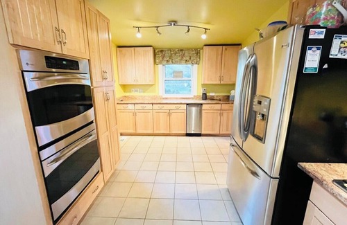 The Pines House | Dog-Friendly 6BR Retreat in the Pines – 1st Floor Suite & Screened Porch!