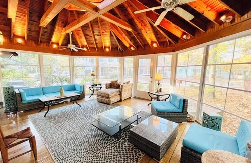 The Pines House | Dog-Friendly 6BR Retreat in the Pines – 1st Floor Suite & Screened Porch!