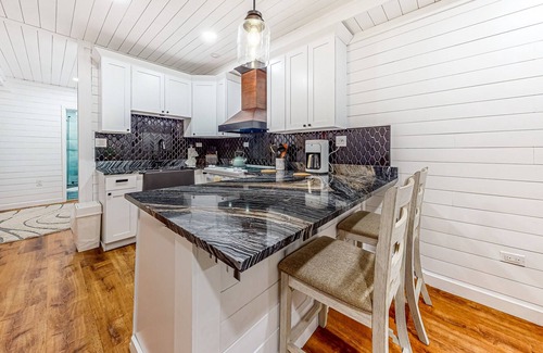 Seymour Apartment | Dog-friendly apartment with mountain view, fireplace, central AC, firepit, & W/D