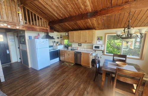 Copalis Beach House | Dog-friendly beachfront cabin with ocean views & private path to beach