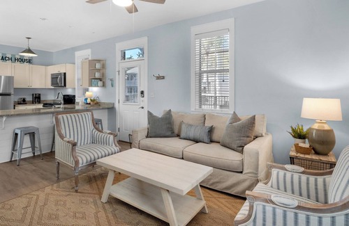 Seagrove Beach House | Dog Friendly @ Bungalows at Seagrove; 2 Blocks to Beach ~ Overlooks Pool/spa