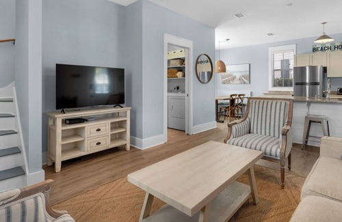 Seagrove Beach House | Dog Friendly @ Bungalows at Seagrove; 2 Blocks to Beach ~ Overlooks Pool/spa
