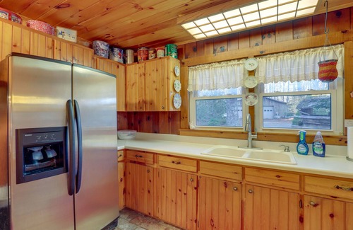 Burnsville House | Dog-Friendly Burnsville Home w/Patio & Trails!
