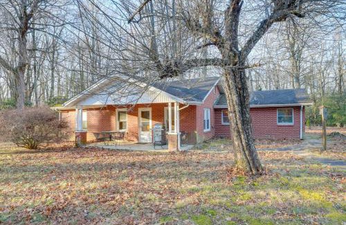 Burnsville House | Dog-Friendly Burnsville Home with Patio and Trails!