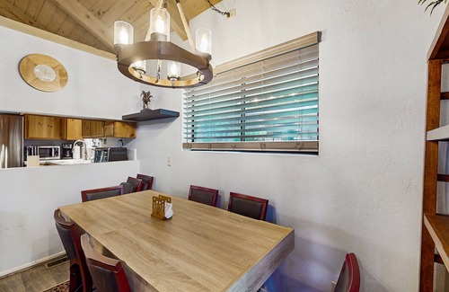 Arrowhead Villas Cabin | Dog-friendly cabin with two decks, fireplace, & gas grill - quiet location