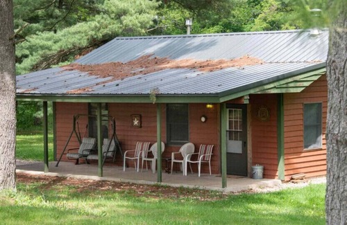 Triumph Cabin | Dog Friendly Cabin Near Starved Rock State Park