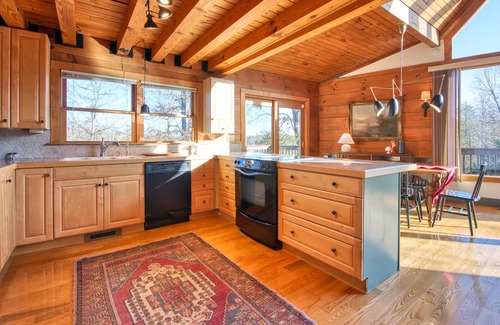 Mill Spring House | Dog-friendly cabin with deck, firepit & lake access - near private hiking
