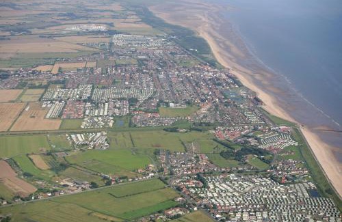 Heacham Other | Dog Friendly Caravan With Large Decking Near Heacham Beach, Ref 21052H