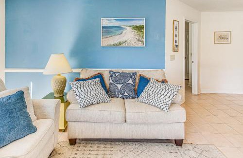 Calabash Apartment | Dog-Friendly Condo with Resort Perks in Calabash!