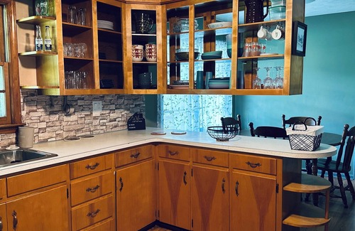 Hendersonville House | Dog Friendly Country retreat minutes from Hendersonville with private hot tub