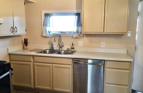Russian Jack Park House | Dog Friendly - Cozy Duplex Unit near JBER