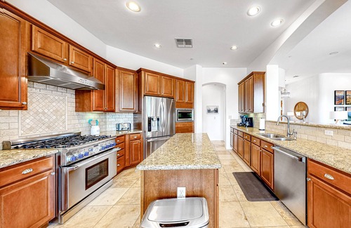 Dove Mountain House | Dog-Friendly Desert Oasis w/a Gourmet Kitchen, Private Pool, & Putting Green
