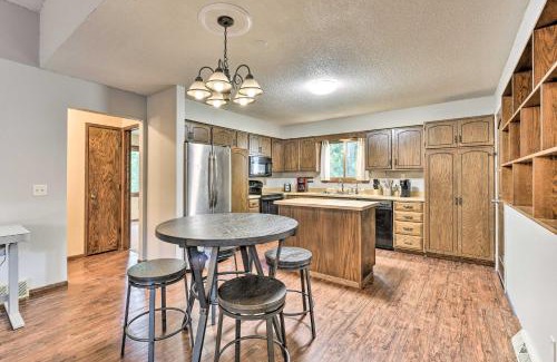 Eden Prairie Apartment | Dog-Friendly Eden Prairie Escape Near Beach!