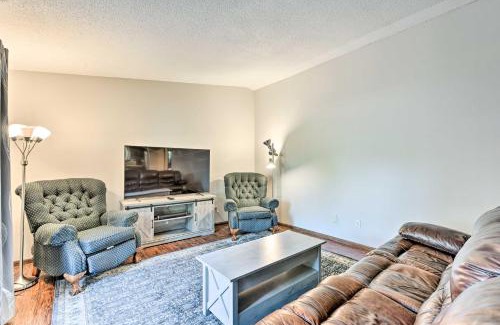 Eden Prairie Apartment | Dog-Friendly Eden Prairie Escape Near Beach!