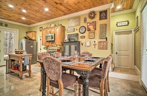 Sharps Chapel House | Dog-Friendly Family Home Steps to Norris Lake