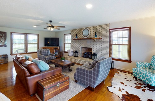 Trenton Cottage | Dog-friendly farmhouse with hot tub, private W/D, gas fireplace, and central AC