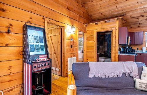 Townsend Cabin | Dog-Friendly Getaway, Adventure Awaits Nearby