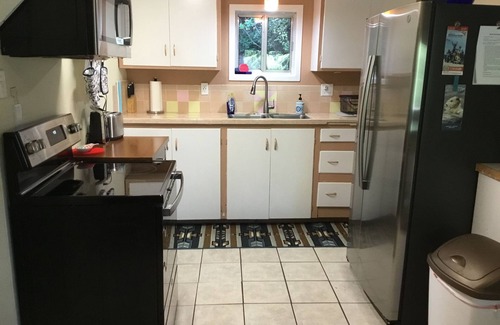 Florence Cottage | DOG Friendly Getaway @ Baker Beach