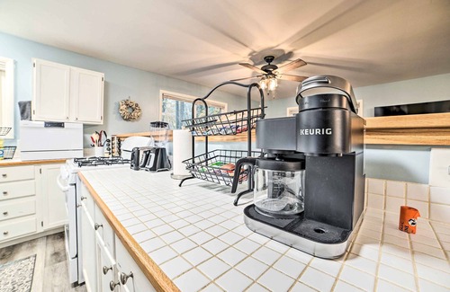 Harrison Cottage | Dog-Friendly Harrison Retreat w/ Grill & Fire Pit!