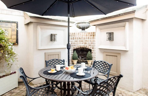 Old West Broad Neighborhood House | Dog Friendly Historic Home by Forsyth w/Private Courtyard by Lucky Savannah
