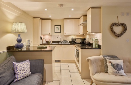 Upper Seagry Cottage | Dog friendly holiday home in the Cotswolds - Guinea Cottage