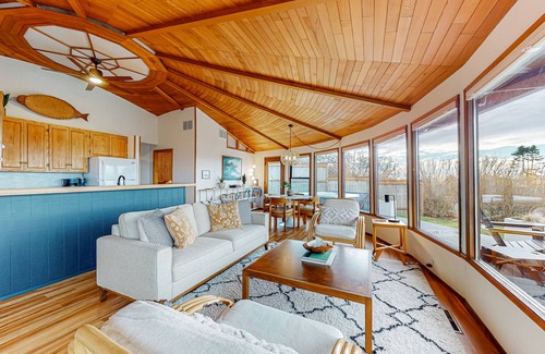 Coupeville House | Dog-friendly home & bunkhouse with private hot tub, amazing ocean view