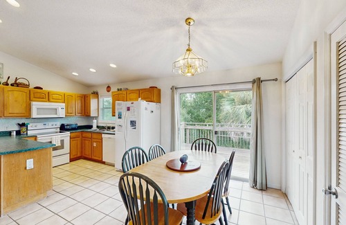 Indian Pass House | Dog-friendly home near the beach with spacious living area, porch & sundeck