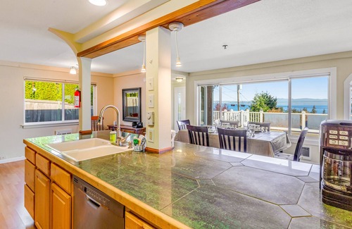 Camano Island House | Dog-friendly home with views, great outdoor space, & washer/dryer - near beach