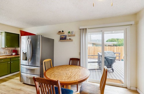 McKinleyville House | Dog friendly home w/gas grill, large backyard, horseshoe pit - close to beaches