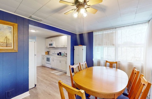 Seaside Homes House | Dog-friendly home with enclosed yard, patio, W/D, & central AC - walk to beach