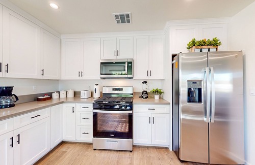 Canyon Country House | Dog-friendly home with outdoor space, grill, amazing views, AC, & W/D