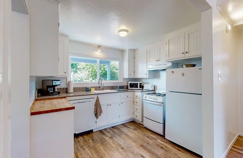 Seabright House | Dog-friendly home with ocean view & parking, steps to Seabright Beach