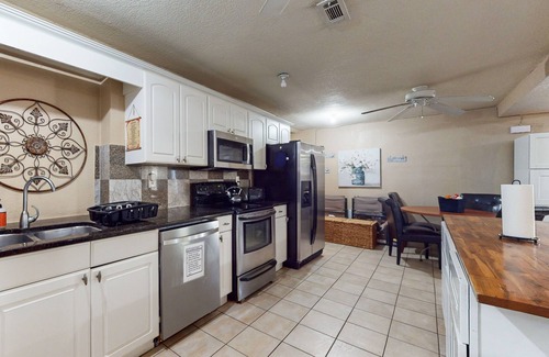 Lilburn House | Dog-friendly home with open yard & private hot tub