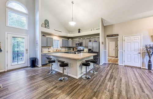 Mineral House | Dog-Friendly Home with Free WiFi, Central AC, Firepit, & Furnished Deck
