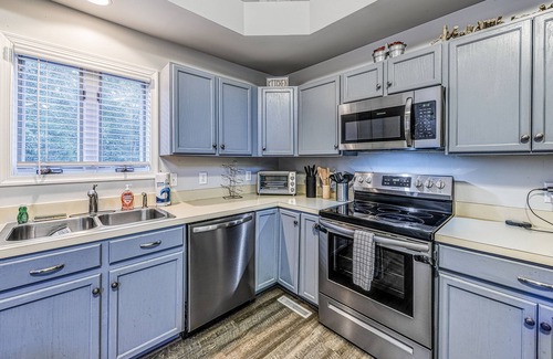 Mineral House | Dog-Friendly Home with Free WiFi, Central AC, Firepit, & Furnished Deck