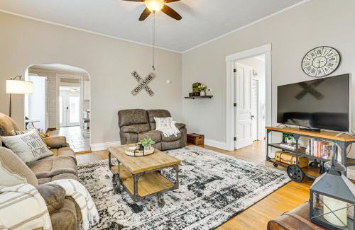 Jeffersonville - Clarksville House | Dog-Friendly Home with Yard, 6 Mi to Louisville!
