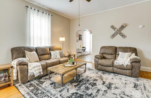 Jeffersonville - Clarksville House | Dog-Friendly Home with Yard, 6 Mi to Louisville!