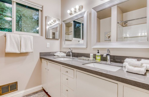 Cedar Hills House | Dog-Friendly homes with hot tub, game room, & washer/dryer