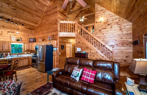 Walnut Mountain Cabin | Dog Friendly, Hot Tub, Secluded Log Cabin, Fireplace, Fire Pit, Game Rm, King Bd