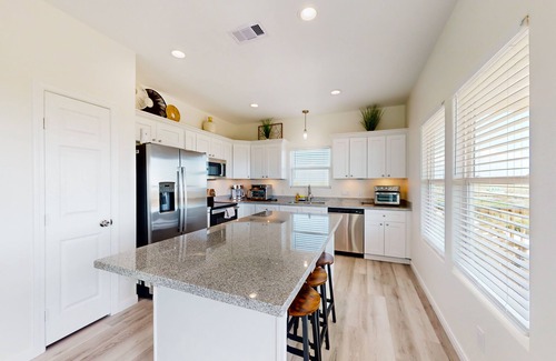 Gilchrist House | Dog-friendly house in Gilchrist with expansive deck & water view