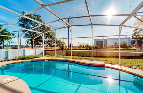 Indian Ridge House | Dog-friendly house near theme parks with pool & central AC - snowbirds welcome