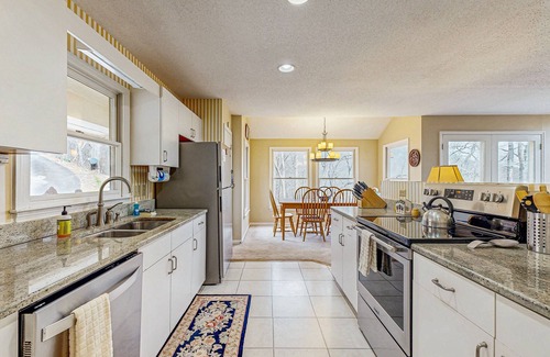 Sylva House | Dog-friendly house w/gorgeous mountain views, deck & hot tub