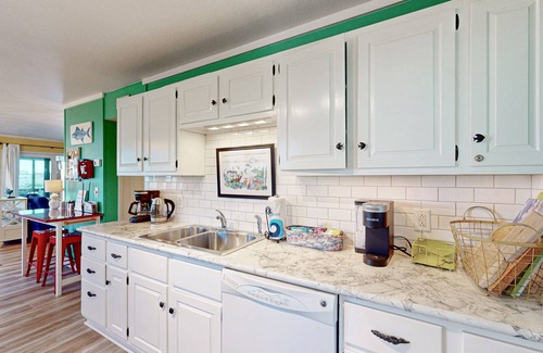 Indiantown Shores House | Dog-friendly House w/Water View, Free WiFi, AC, Private Hot Tub