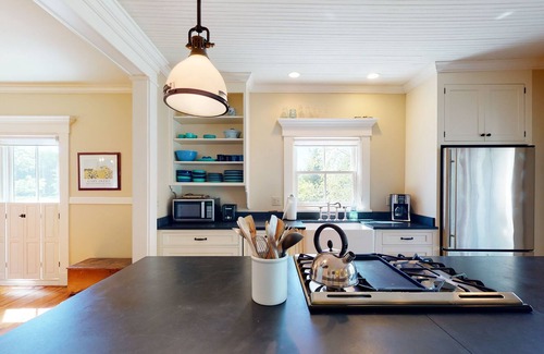 Tenants Harbor House | Dog-friendly house with fireplace, spacious deck, & bikes - snowbirds welcome