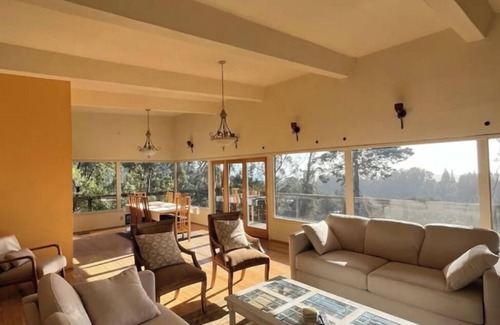 Piedmont Pines House | Dog-Friendly Huge 4 bed/3 bath Sweeping Bay Views Home Nestled in Oakland Hills.