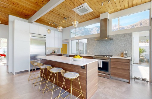 Vista Las Palmas House | Dog Friendly Iconic Krisel home w/fantastic pool, spa, firepit & mountain views