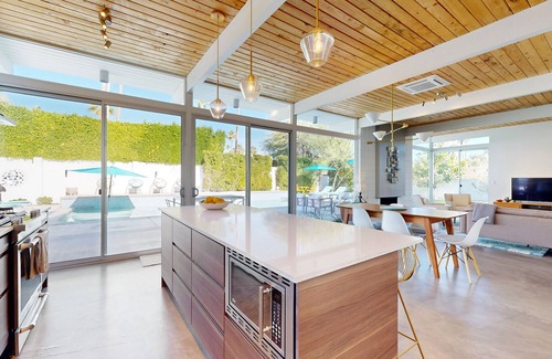 Vista Las Palmas House | Dog Friendly Iconic Krisel home w/fantastic pool, spa, firepit & mountain views