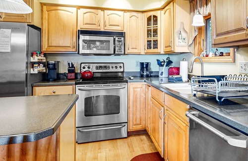 Bowerbank House | Dog-Friendly, lakefront gem with private dock, deck, horseshoe pit & firepit