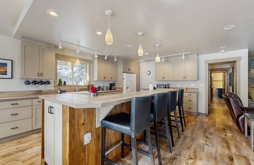 McCall Cabin | Dog-friendly lake-view home with great outdoor space & private hot tub