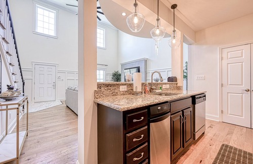 Mineral House | Dog-friendly lake-view townhome with firepit, grill, kayaks, tennis, AC, & W/D